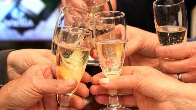 Nozze-spettacolo nell’agriturismo con Scenica di Lari