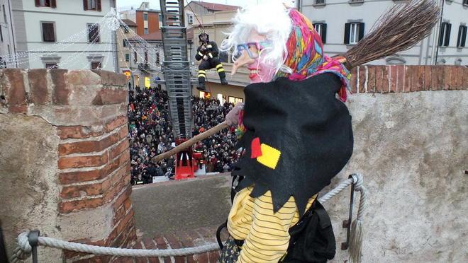 E la Befana arriva anche alla casa di riposo