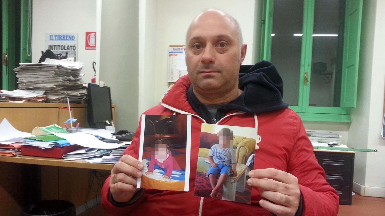 Coppia in crisi, lei fugge all’estero coi figli