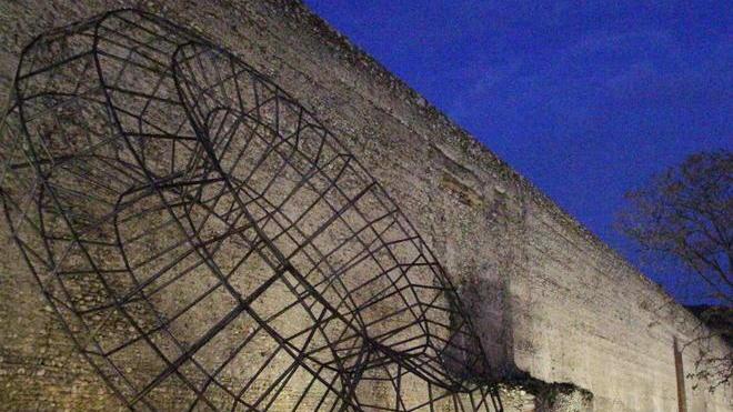 Nuova illuminazione delle mura antiche in via Pomeria a Prato