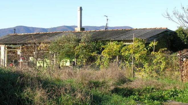 Via alla demolizione della casa abusiva che bloccava la bretella S.Angelo-Castelnuovo