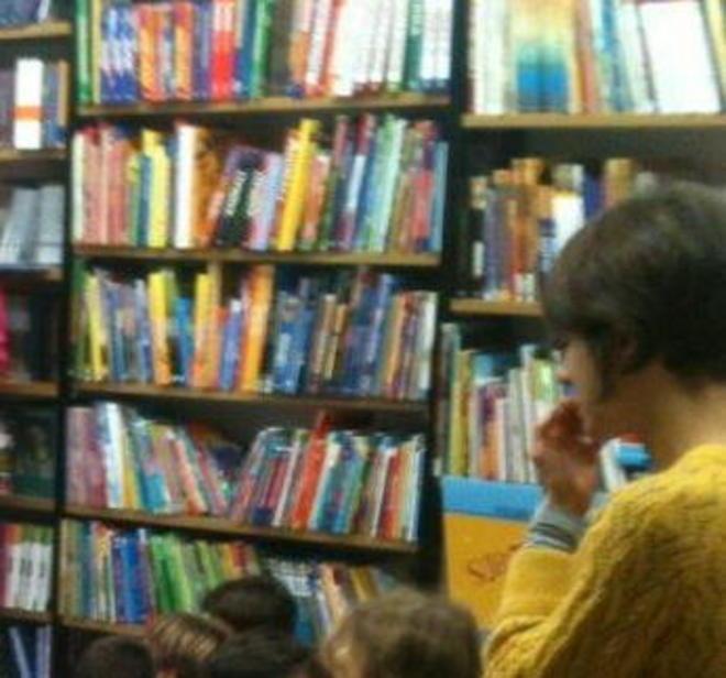 Rubati gli spiccioli nella cassa del bar della libreria Ubik