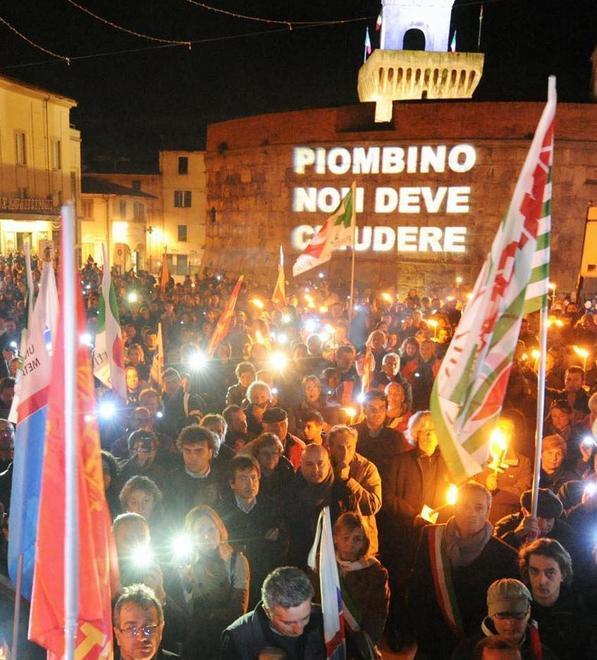 Nella crisi più nera la città si unisce per salvare la fabbrica