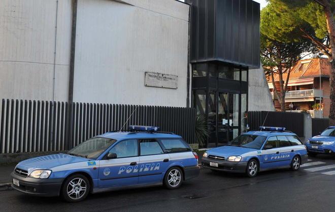 Agenti nel nucleo di polizia giudiziaria 