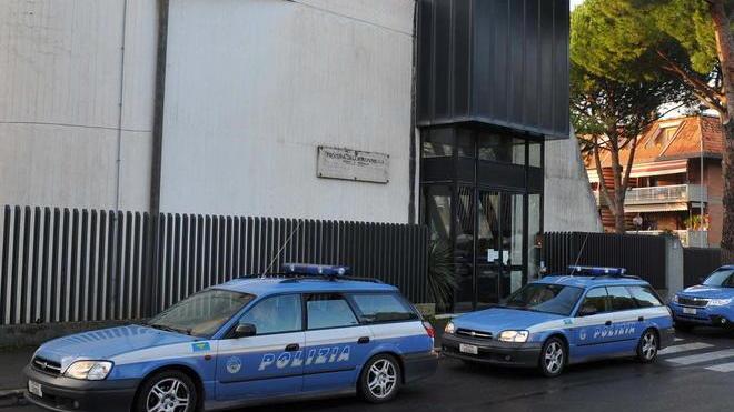 Agenti nel nucleo di polizia giudiziaria