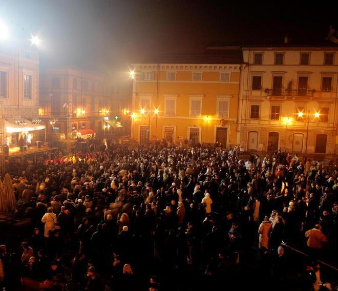 Musica e colori in piazza per dare il benvenuto al 2014 