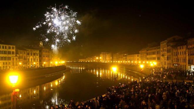 Spettacoli, fuochi e brindisi per festeggiare il 2014