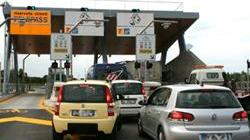 Autostrada, ecco l’aumento dei pedaggi