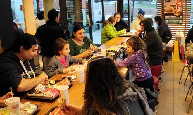 Duemila clienti al giorno il primo mese al McDonald’s 