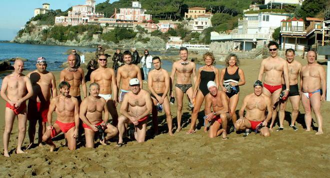 Primo bagno al Quercetano, sfidando la temperatura