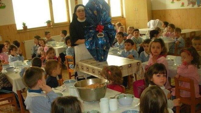 Dai proventi del libro di don Pietro, un aiuto ai bambini