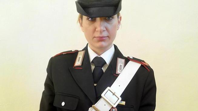 Spara colpi di pistola contro la finestra dei vicini