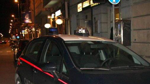 Rubano al bar “Sotto il mare” e ci provano da “Vanni”