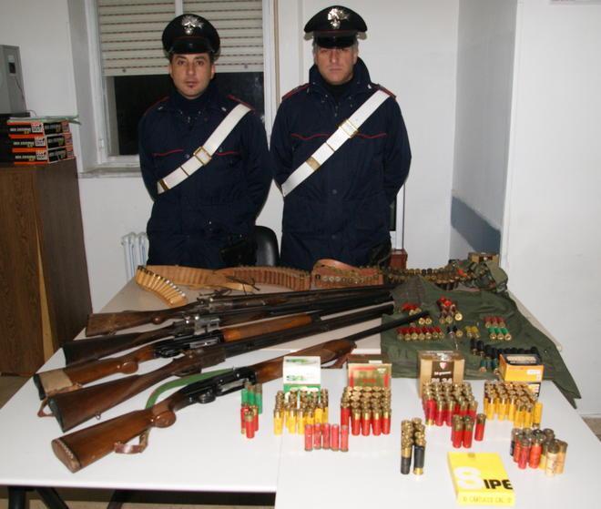 Controlli a tappeto sui possessori di pistole e fucili 