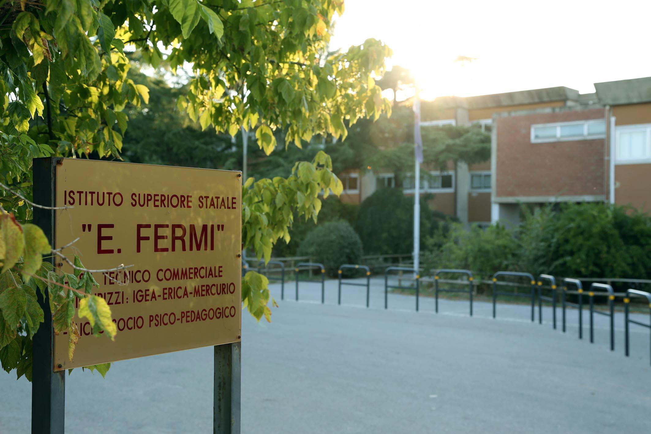 Era stato chiuso per il freddo, riapre il Fermi 