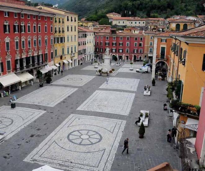 Stop al ticket free del sabato? Appello dei commercianti 