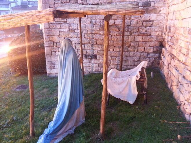 Al presepe del Castello dell’Imperatore è rimasta solo la Madonna 