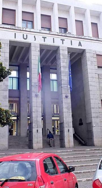 Tassi da usura, due dirigenti bancari vanno a processo 