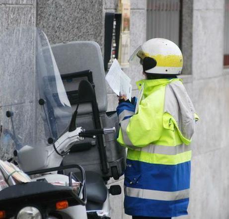 Il sindaco Mazzanti guida la protesta per i ritardi postali 