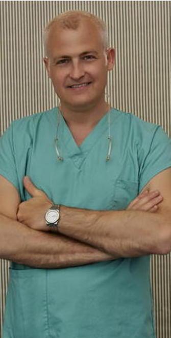 Chirurgo indagato, linea dura dell’Asl 