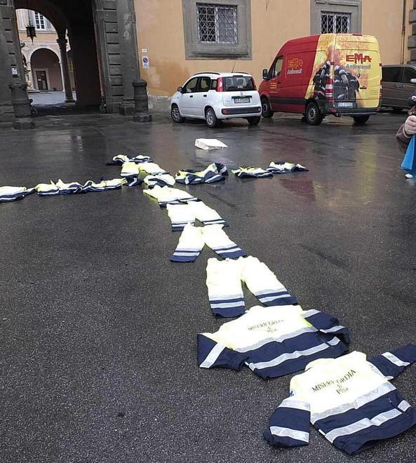 Misericordia, 12 ex dipendenti in causa 