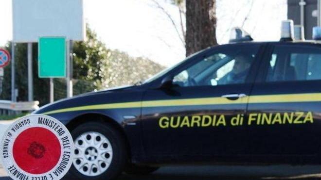 Finanza in Comune per le indagini su una ditta di Siena