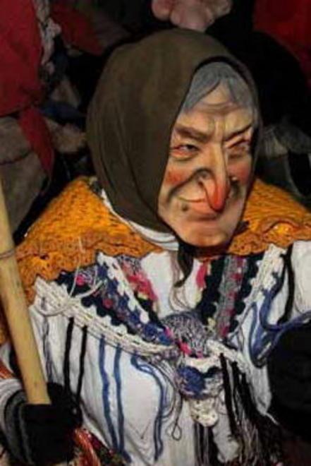 I Grillini: «Sbagliato festeggiare la Pefana dopo gli omicidi» 