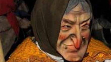 I Grillini: «Sbagliato festeggiare la Pefana dopo gli omicidi»