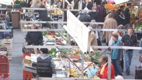 Il mercato non si tocca la collocazione rimarrà nel viale