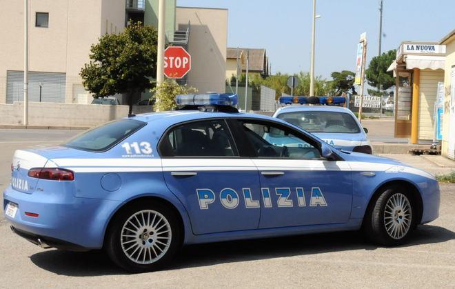 Col fucile del padre va dall’ex moglie, fermato dalla madre 
