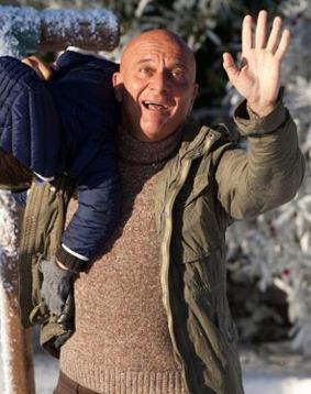 Un ottimo cast nobilita alla grande il cinepanettone