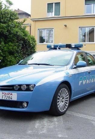 Ricettavano auto rubate, denunciati in due dalla polizia 