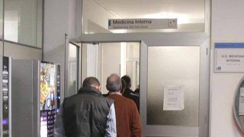 Legionella in ospedale, restano i divieti