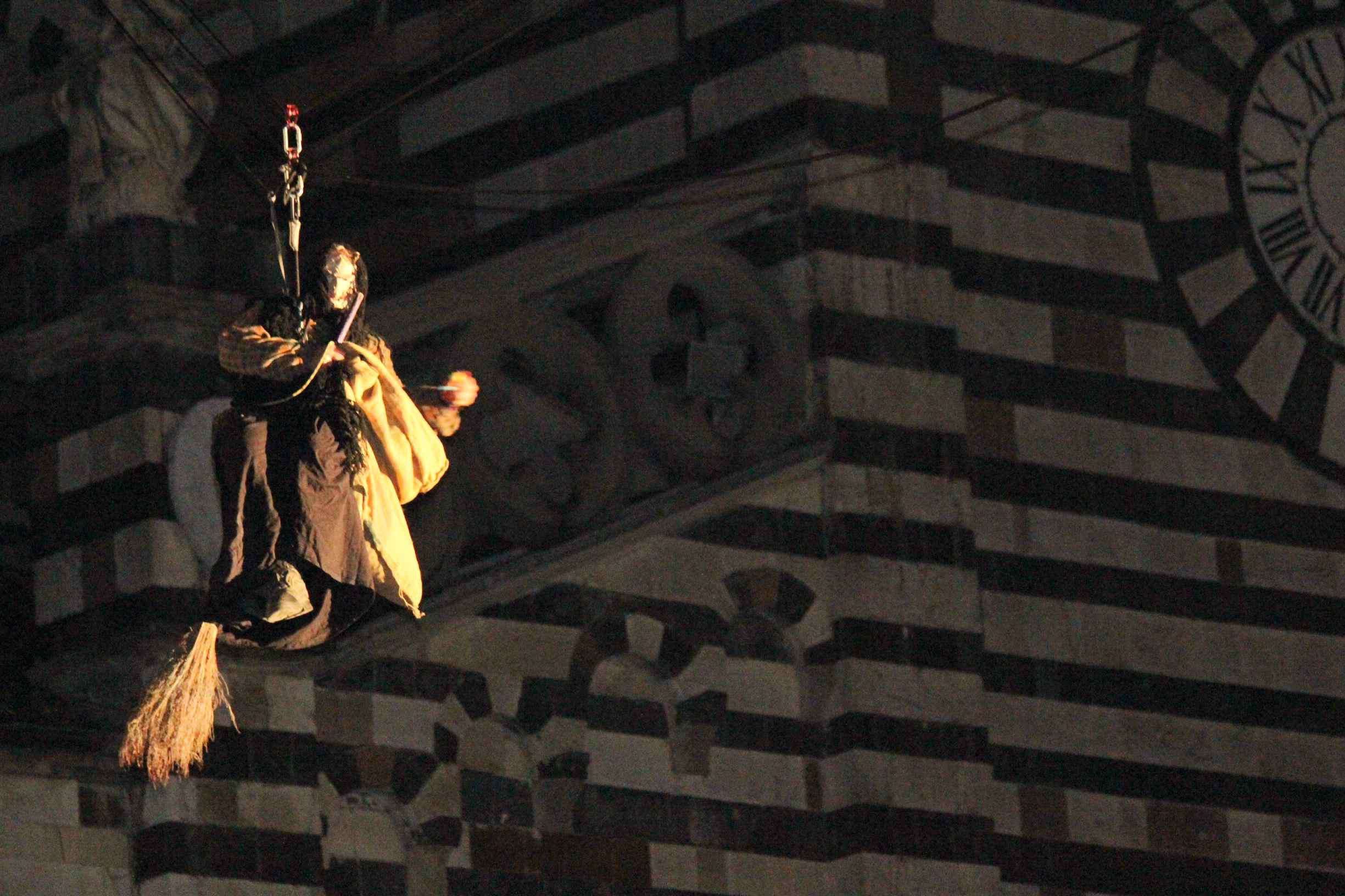 I Re Magi a Capezzana, grande folla in piazza Duomo per la Befana 