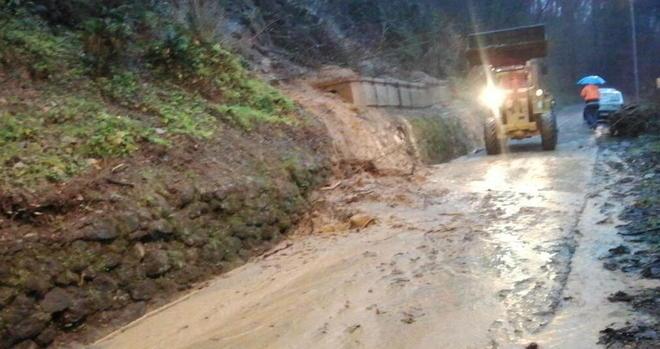 Pioggia e frane, un’altra notte da incubo 