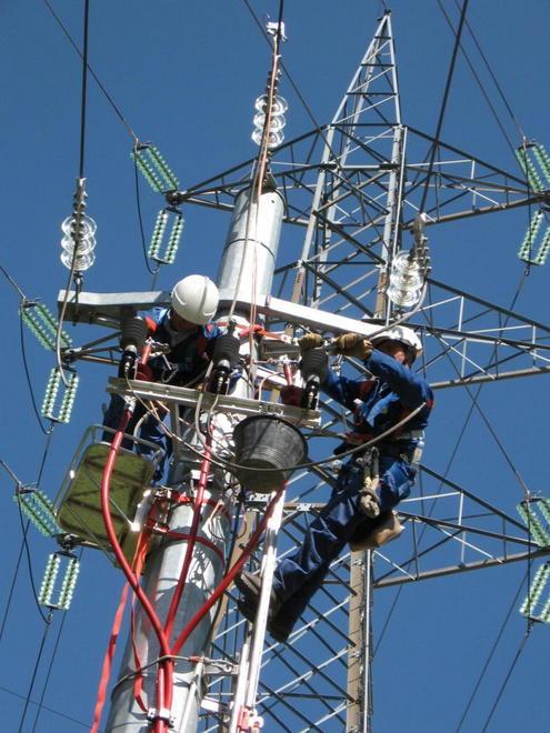 Enel potenzia il servizio elettrico, la corrente sarà interrotta 