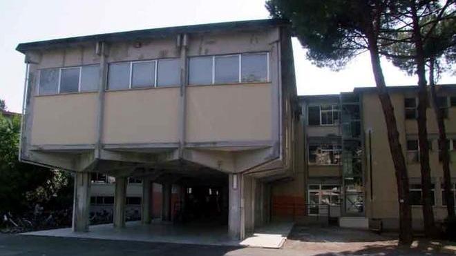 Ladri vandali in una scuola