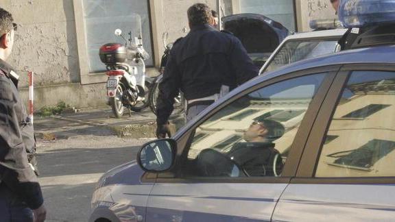 Ladri in villa, commerciante aggredito
