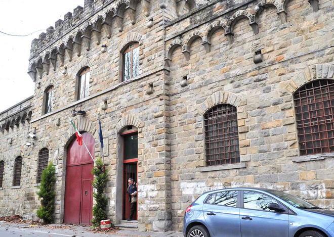 Tenta di impiccarsi in carcere commerciante di 34 anni 
