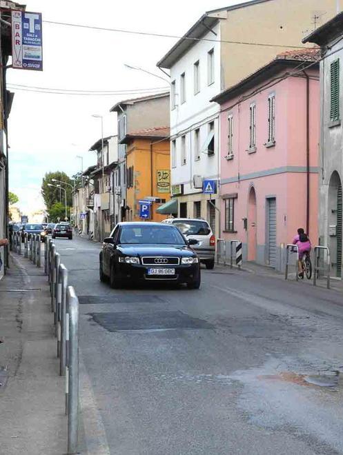 Bottegone, strade al buio al Conad 