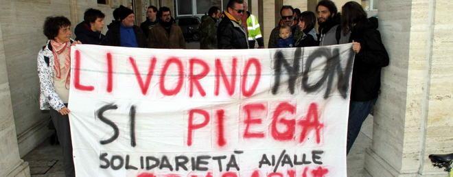 Il Comitato al tribunale «Basta misure cautelari» 