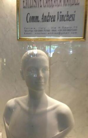 La consegna del busto di Grace 
