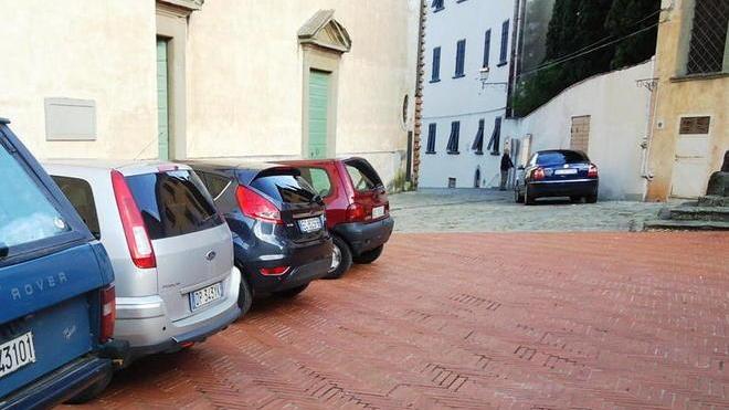 Esplode la protesta per la sosta selvaggia