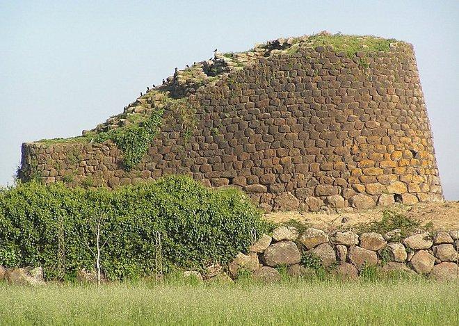 Il termodinamico minaccia i nuraghi 