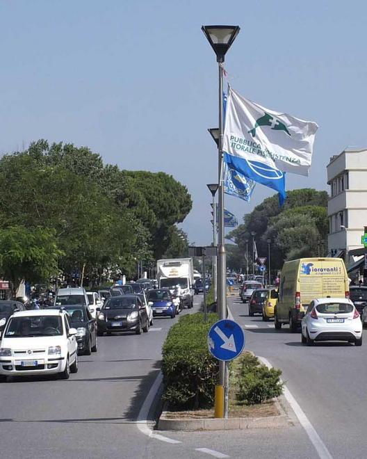 Via libera al sottopassaggio e all’area pedonale di Tirrenia 