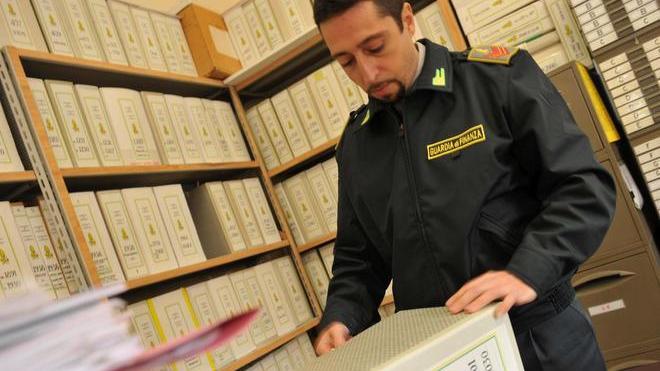 Maxi evasione da 4 milioni di euro: indagato impresario