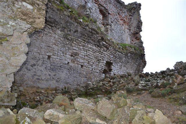 Elba, la Torre del Giove sta crollando 