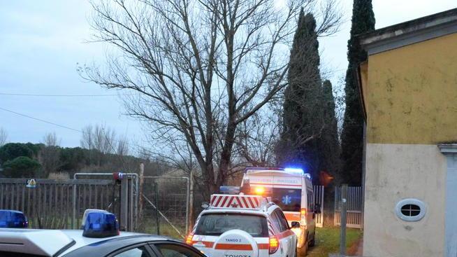 Senzatetto trovato morto, dormiva su un materasso