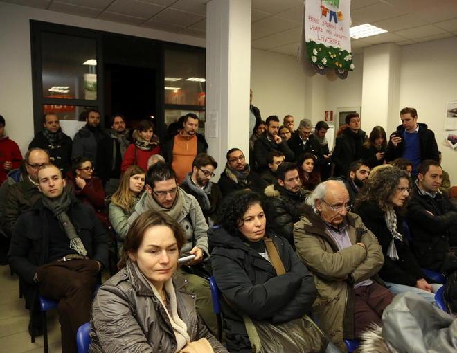 La politica sta coi lavoratori Shelbox: «La vostra lotta è la nostra lotta» 