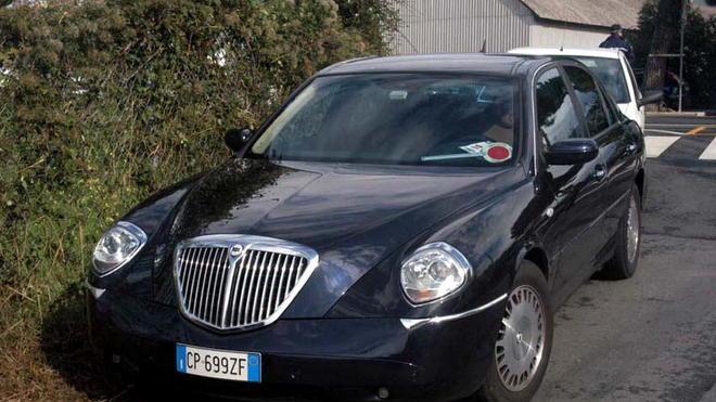 La Provincia di Massa Carrara regala le vecchie auto blu
